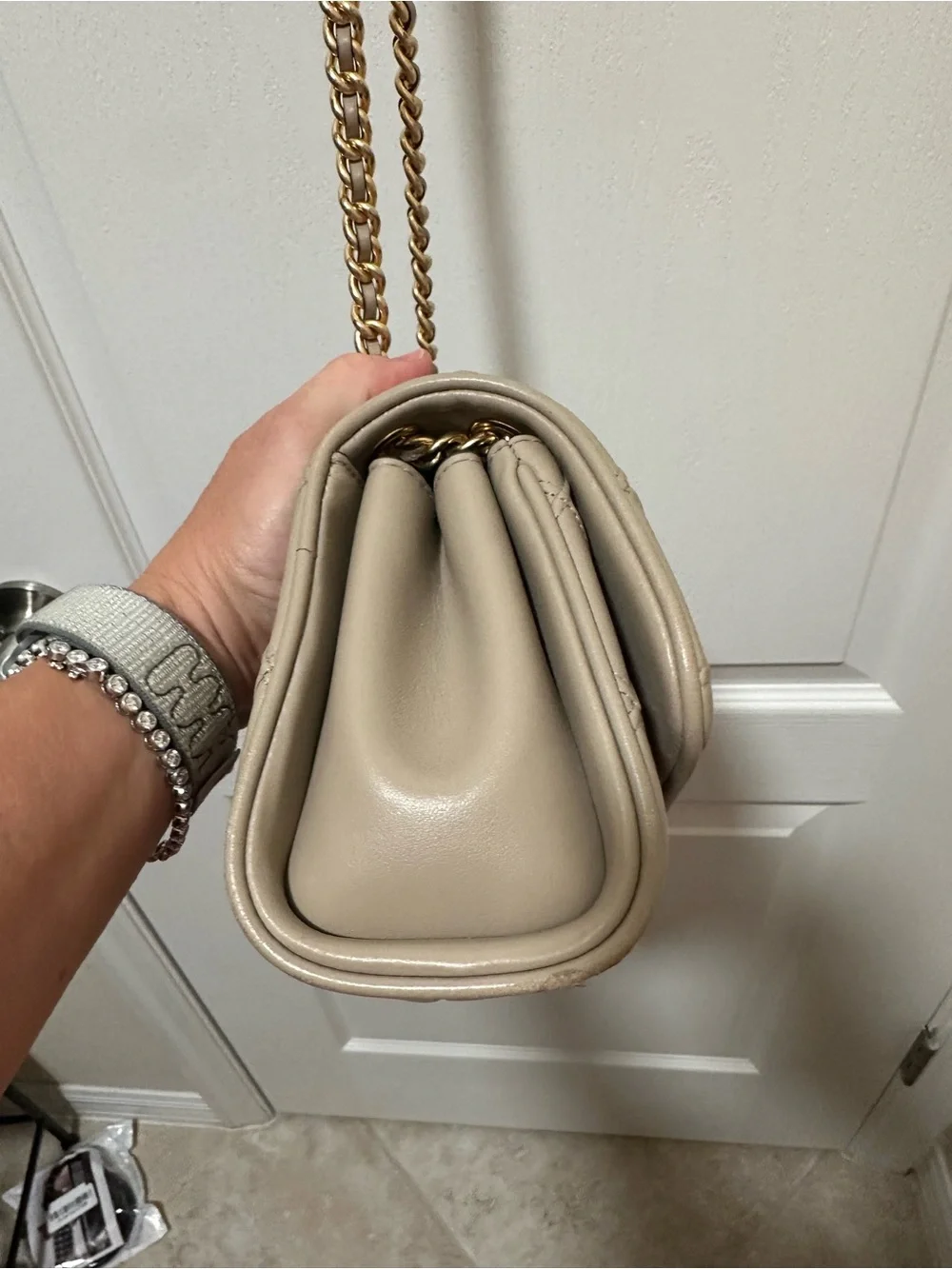 Tory Burch Quilted Leather Shoulder Bag in Beige with Gold Chain